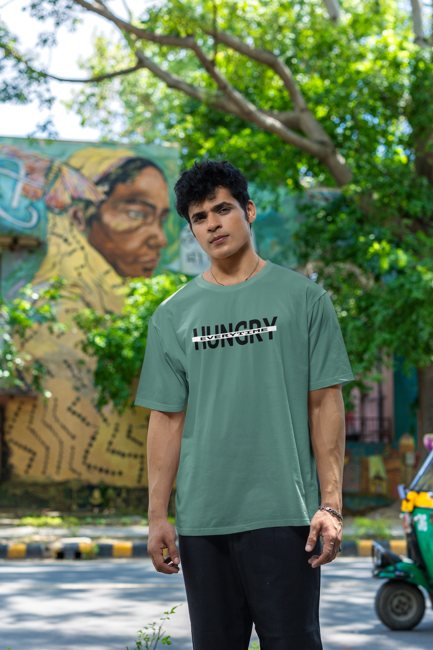 Printed T-shirt Oversized : Hungry Everytime